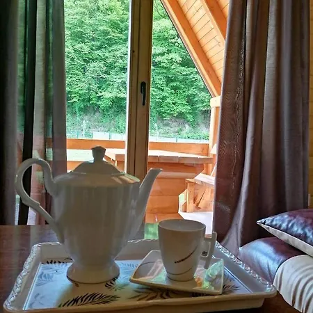 Nadiaa Wood House Villa *