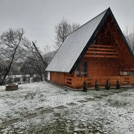 Nadiaa Wood House Villa