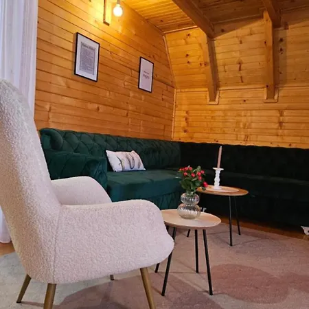 Nadiaa Wood House Villa *